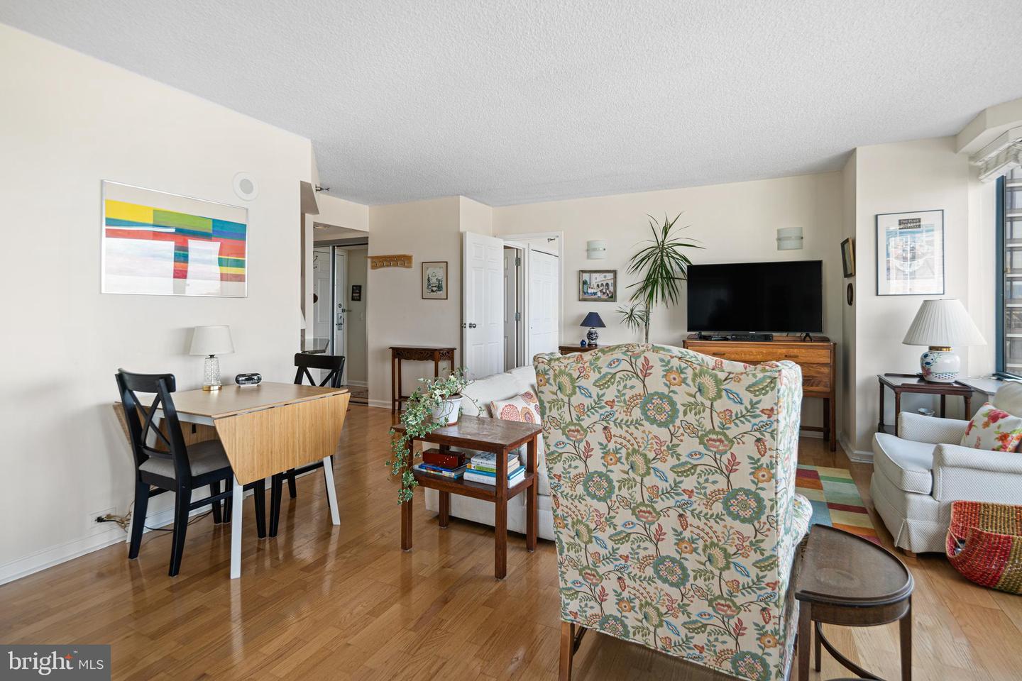 2001 Hamilton St #909 Property Photo 5