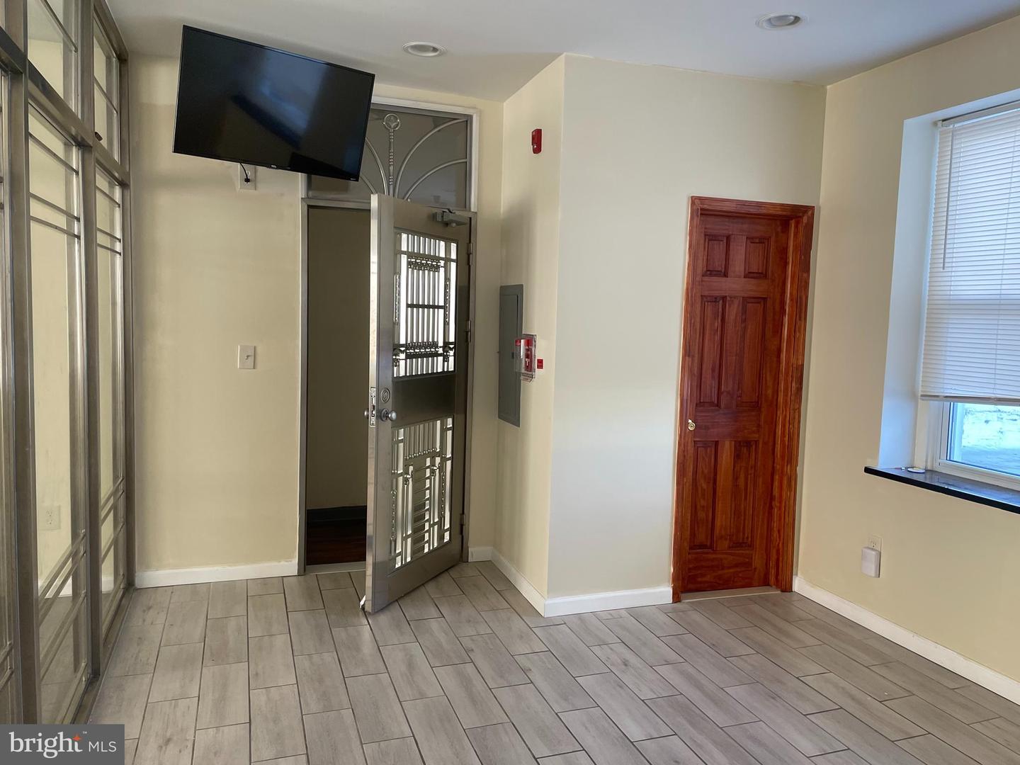 7260-64 Frankford Ave #2nd Floor Property Photo 4