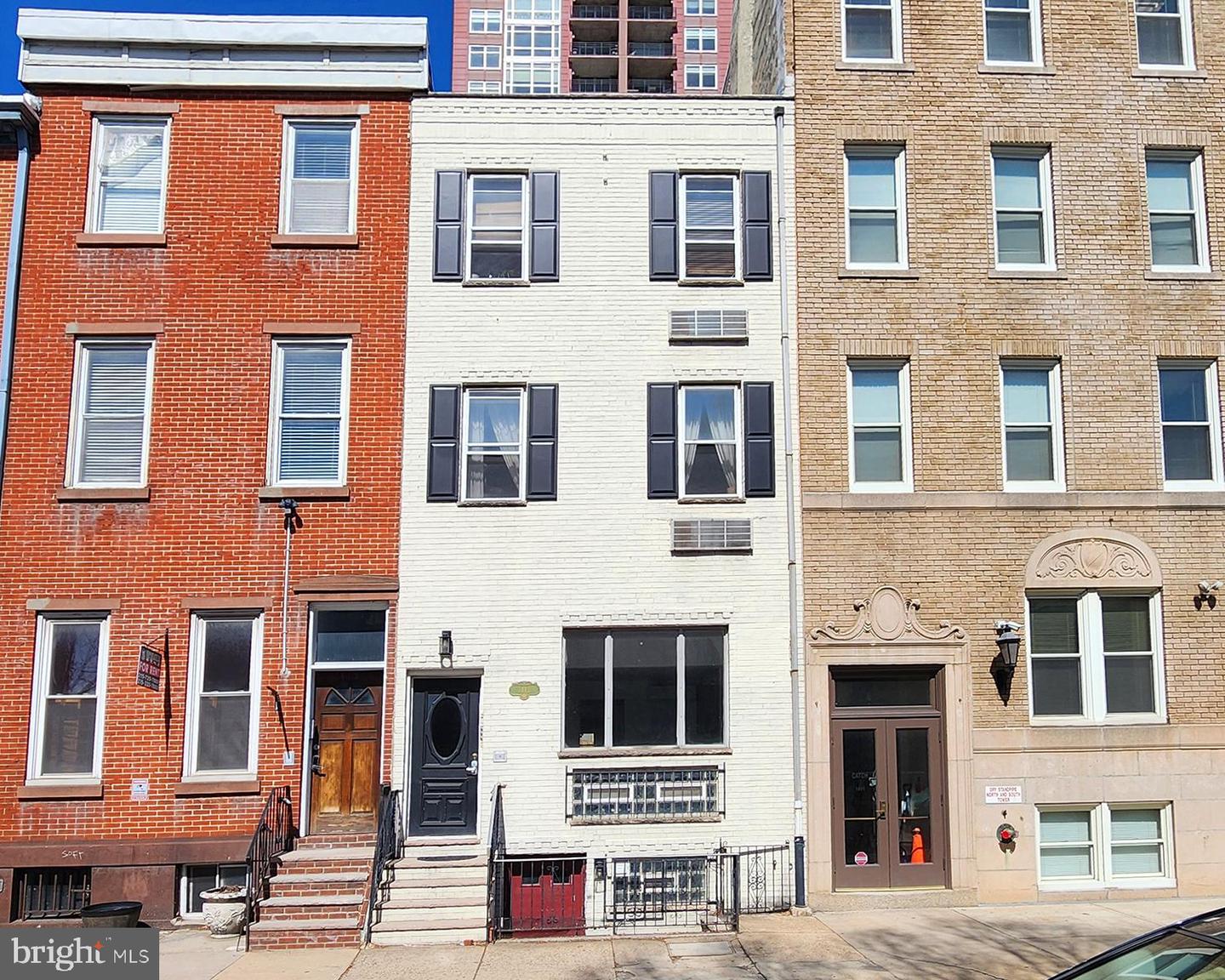 1413 Lombard St Property Photo 1