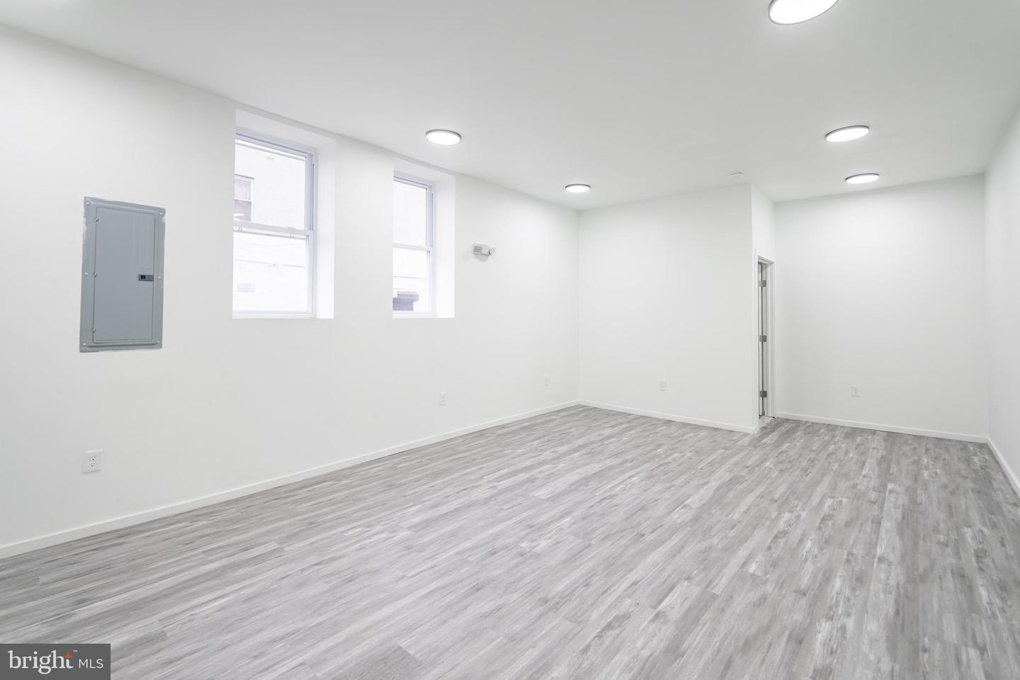 5715 Woodland Ave #commercial Space Property Photo 4