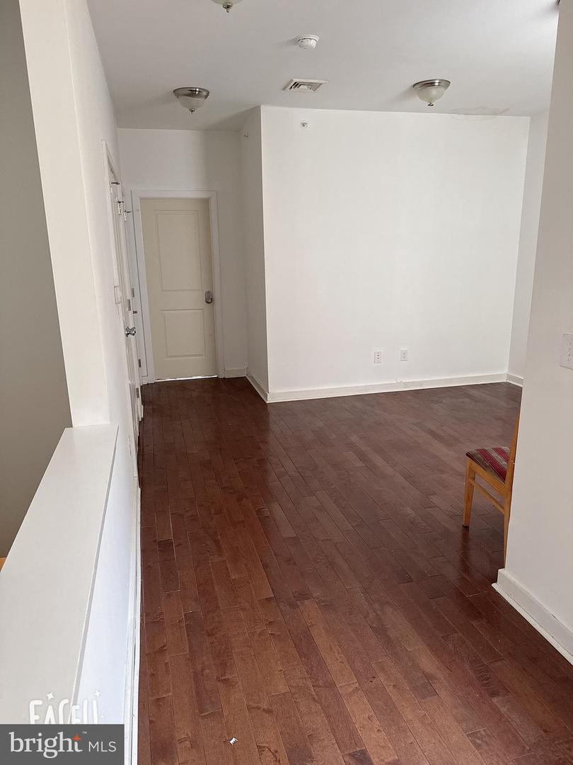 1511 W Seybert St Property Photo 6
