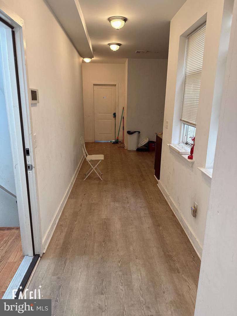 1511 W Seybert St Property Photo 8