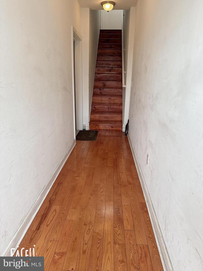 1511 W Seybert St Property Photo 12