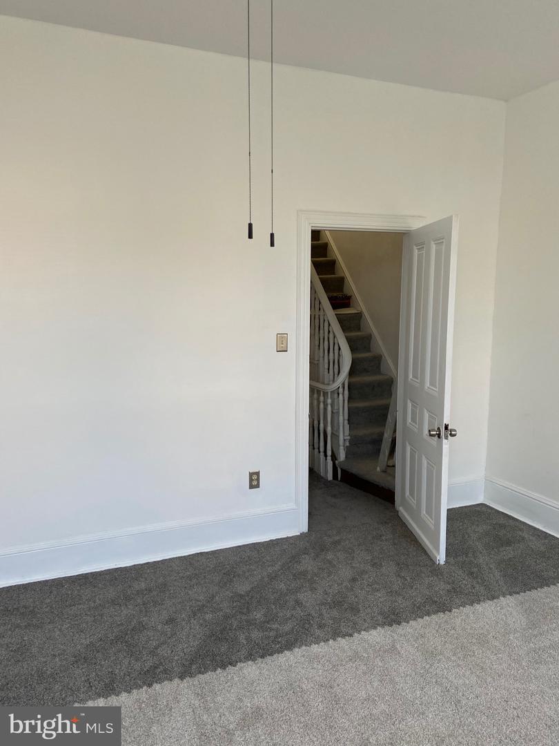 2104 W Ontario St Property Photo 5