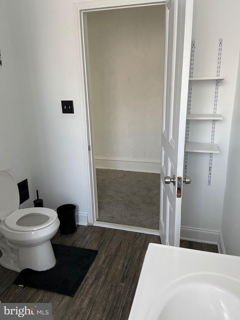 2104 W Ontario St Property Photo 11
