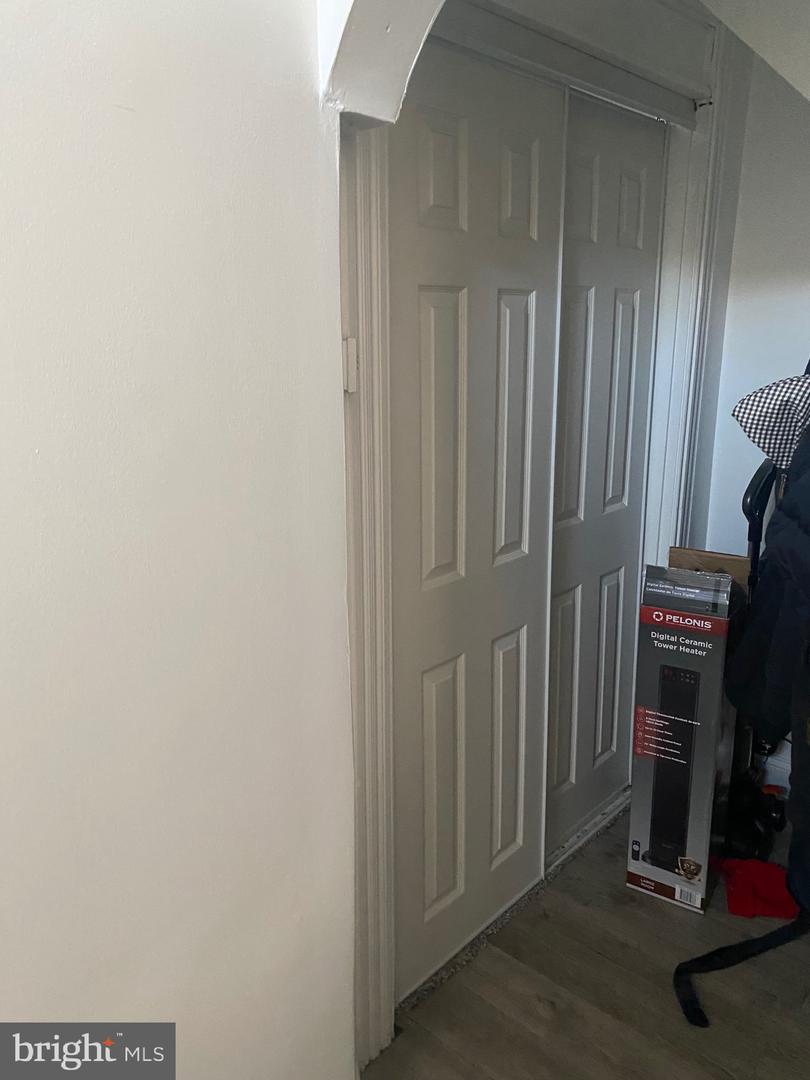 2104 W Ontario St Property Photo 17