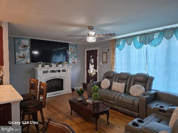 8566 Tolbut St Property Photo 4