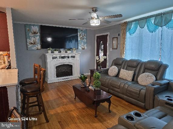 8566 Tolbut St Property Photo 6