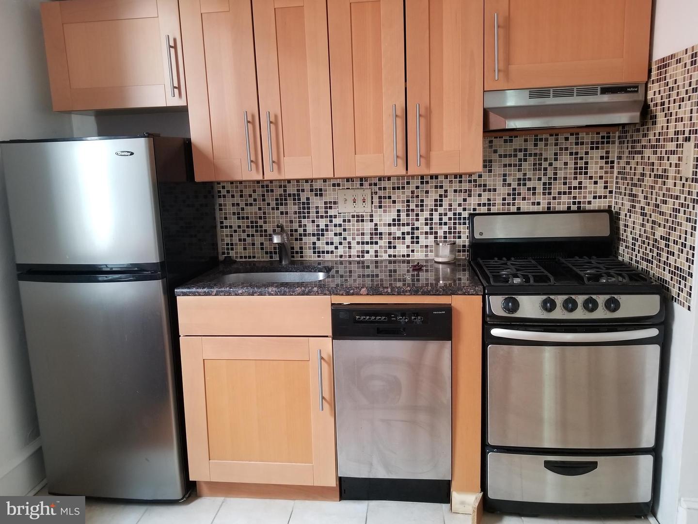 1109 Spruce St #3r Property Photo 4