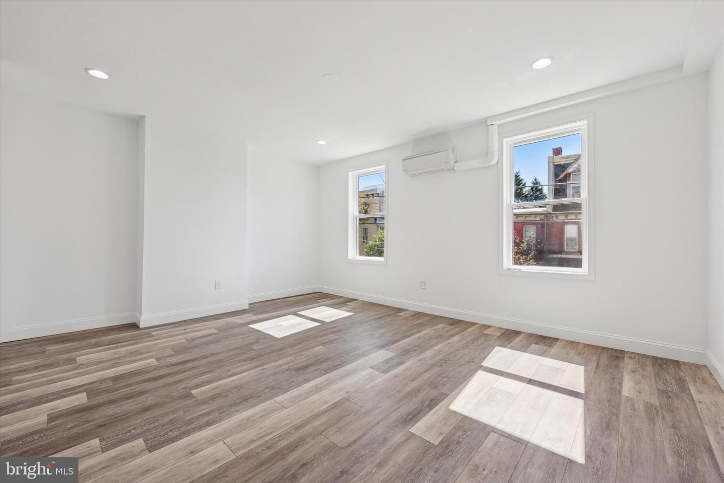 3847 Terrace St Property Photo 15