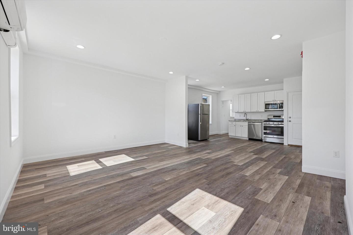 3847 Terrace St Property Photo 16
