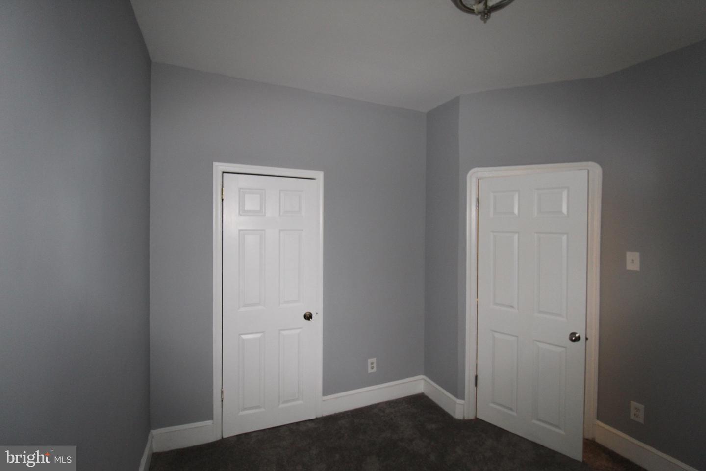 3237 N Newkirk St Property Photo 8