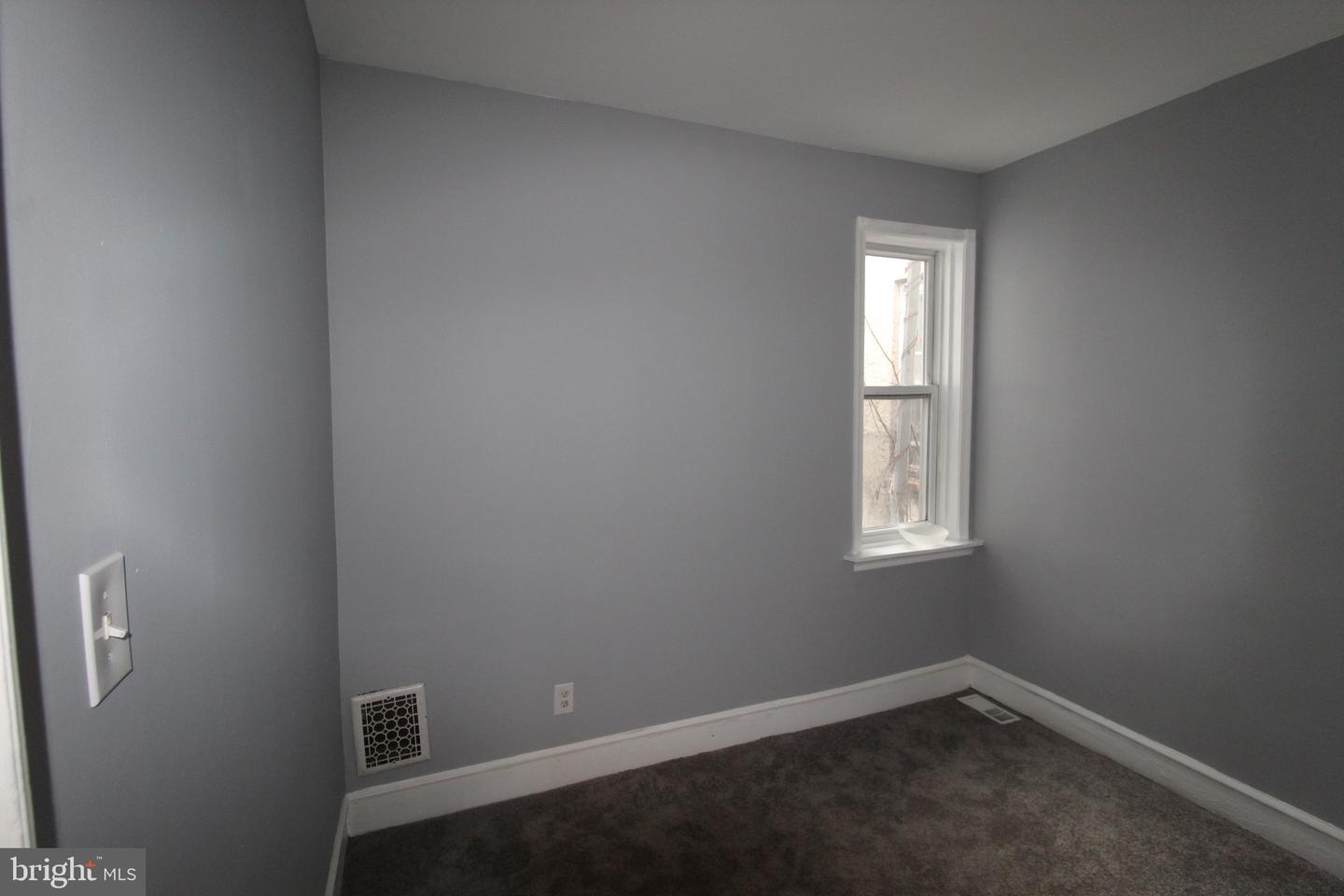 3237 N Newkirk St Property Photo 9