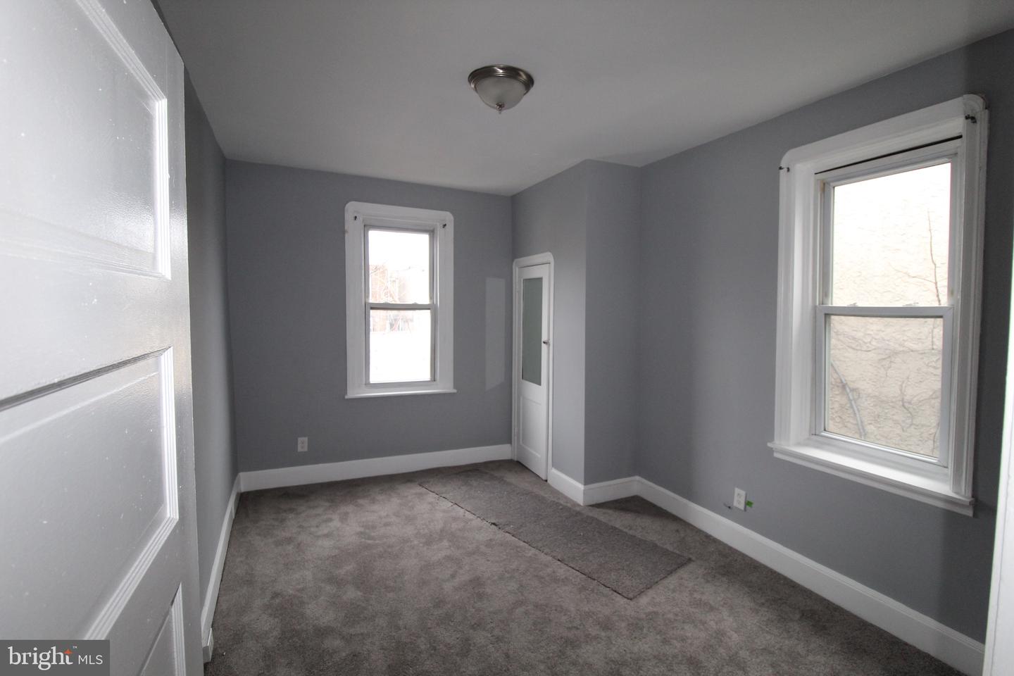 3237 N Newkirk St Property Photo 11