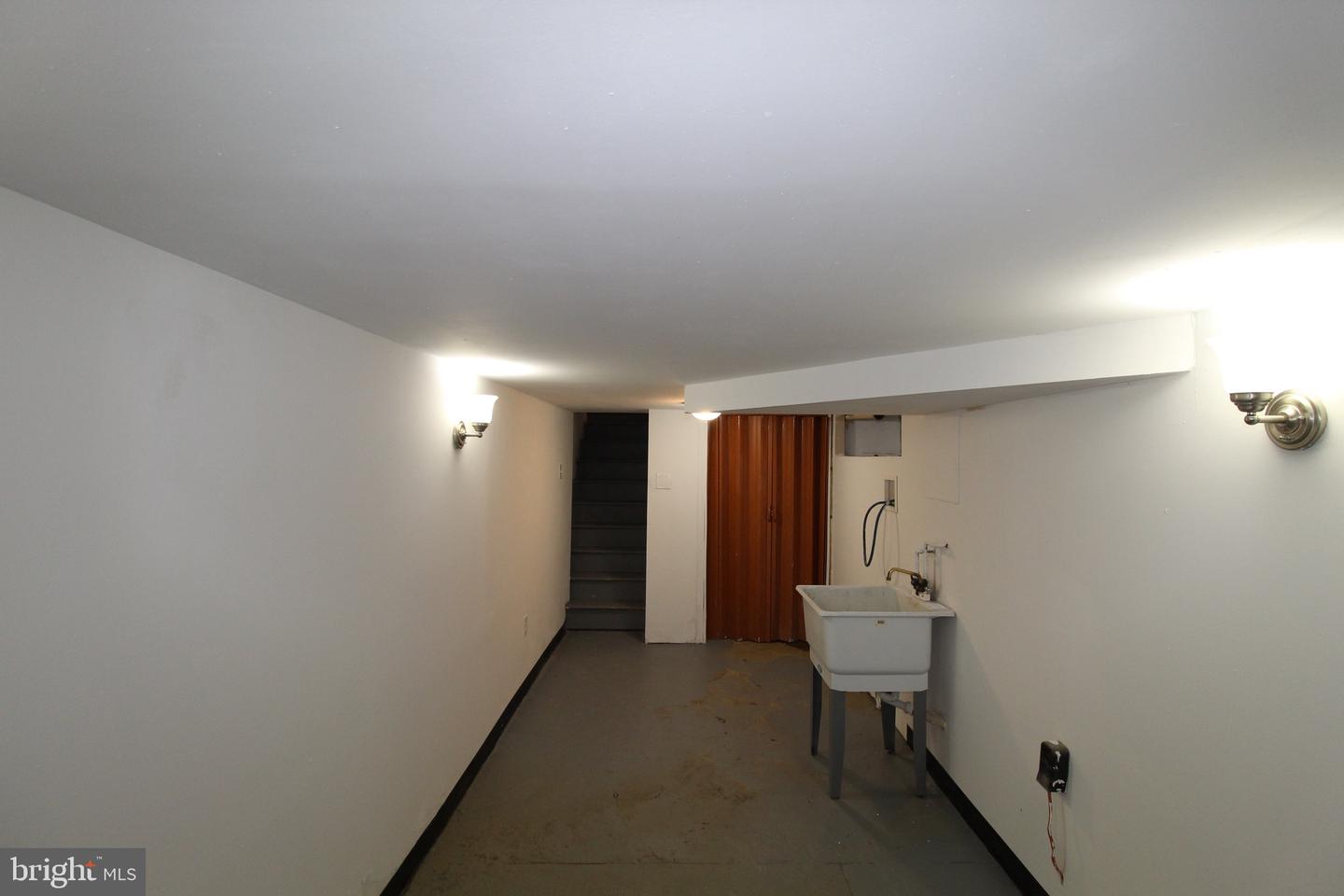 3237 N Newkirk St Property Photo 16