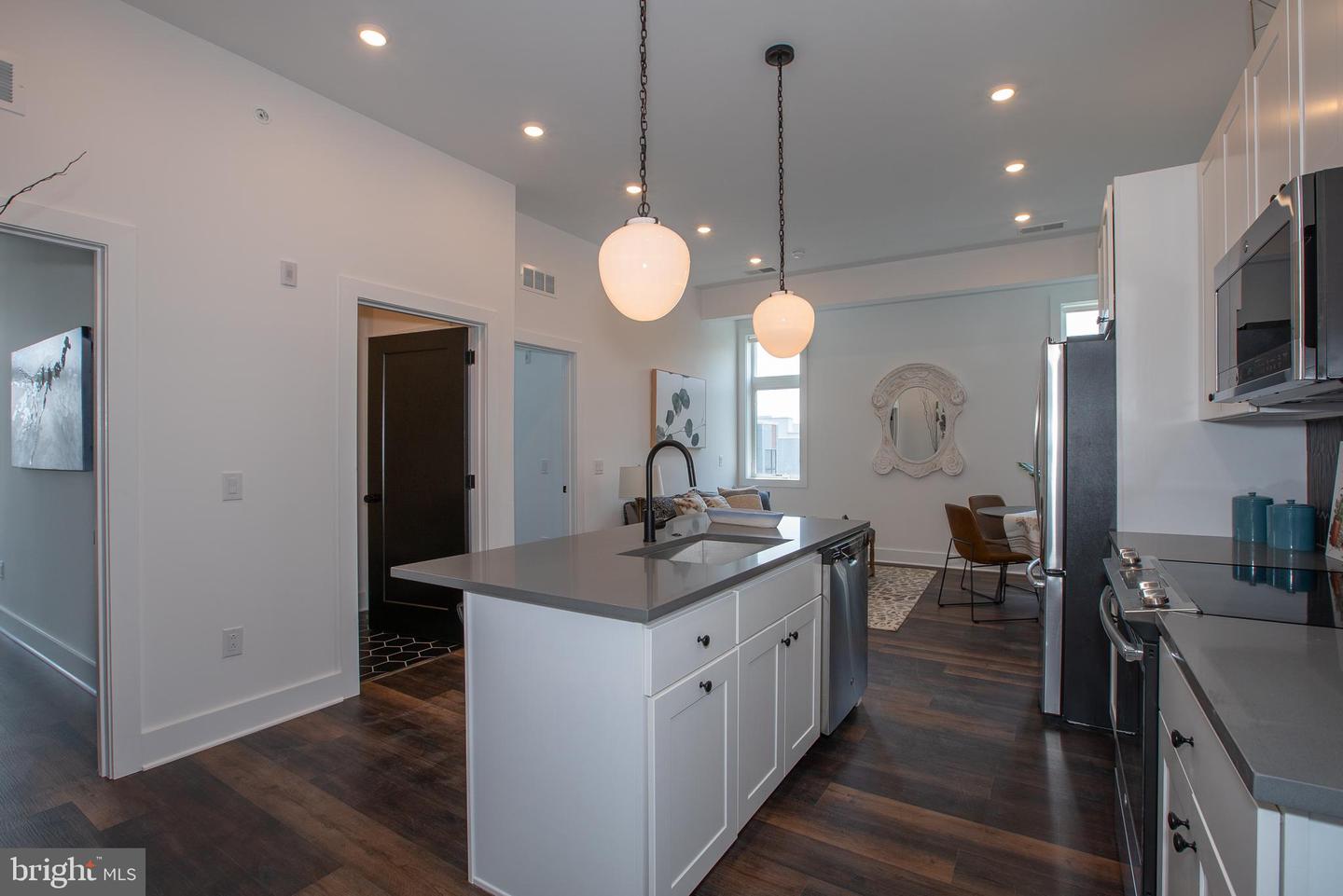 2940 W Thompson St #unit 101 Property Photo 2