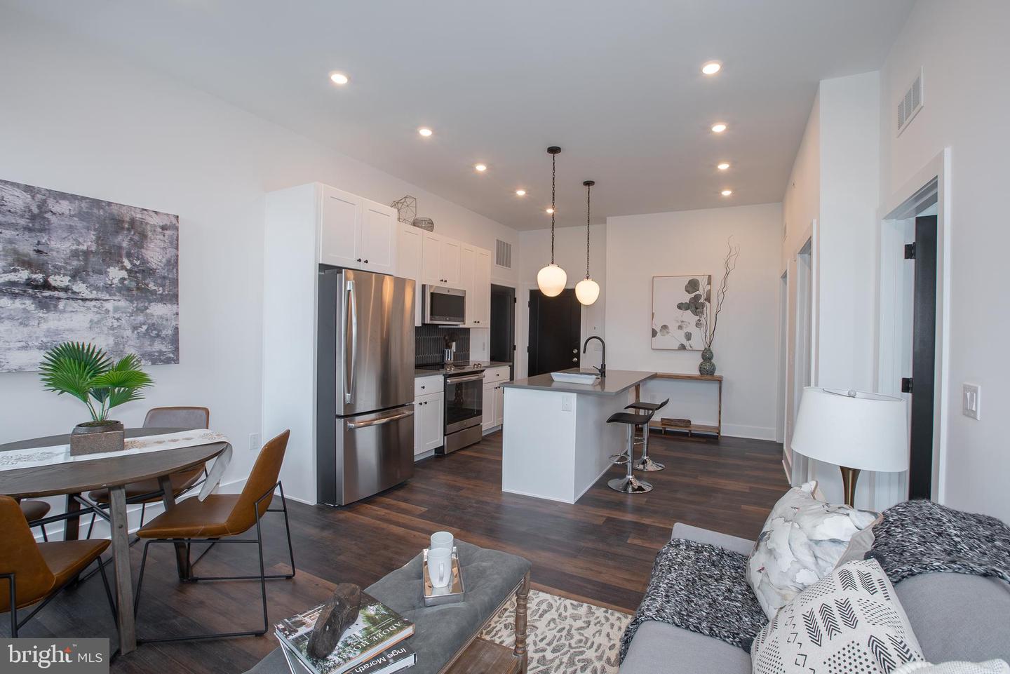 2940 W Thompson St #unit 101 Property Photo 3