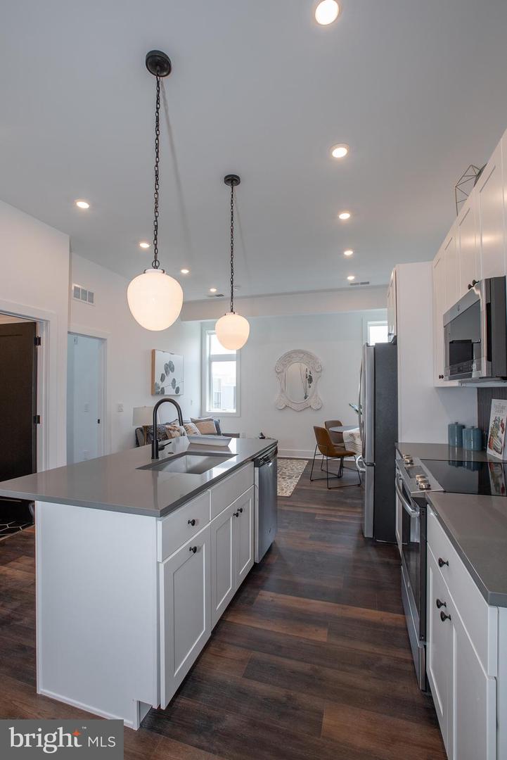 2940 W Thompson St #unit 101 Property Photo 37