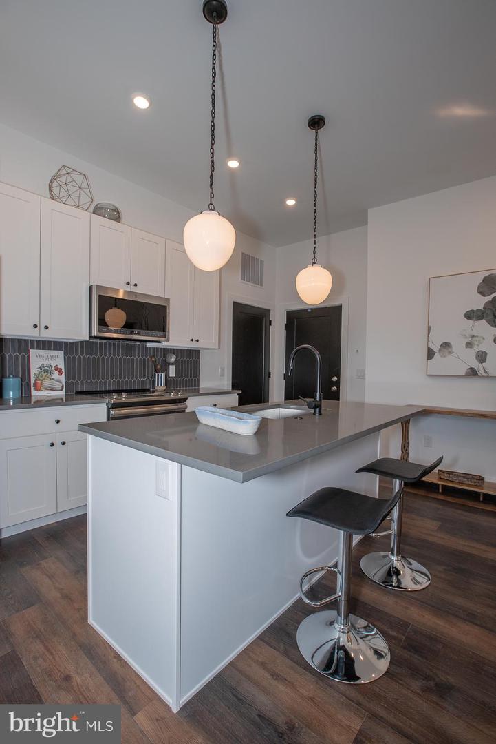 2940 W Thompson St #unit 101 Property Photo 40