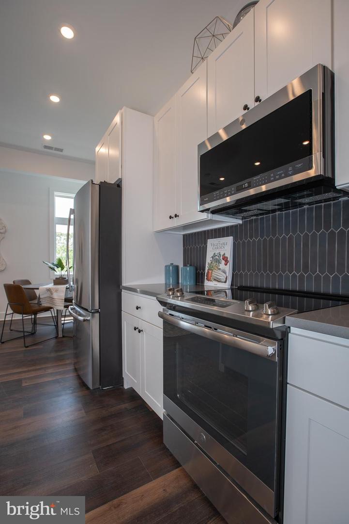 2940 W Thompson St #unit 101 Property Photo 41