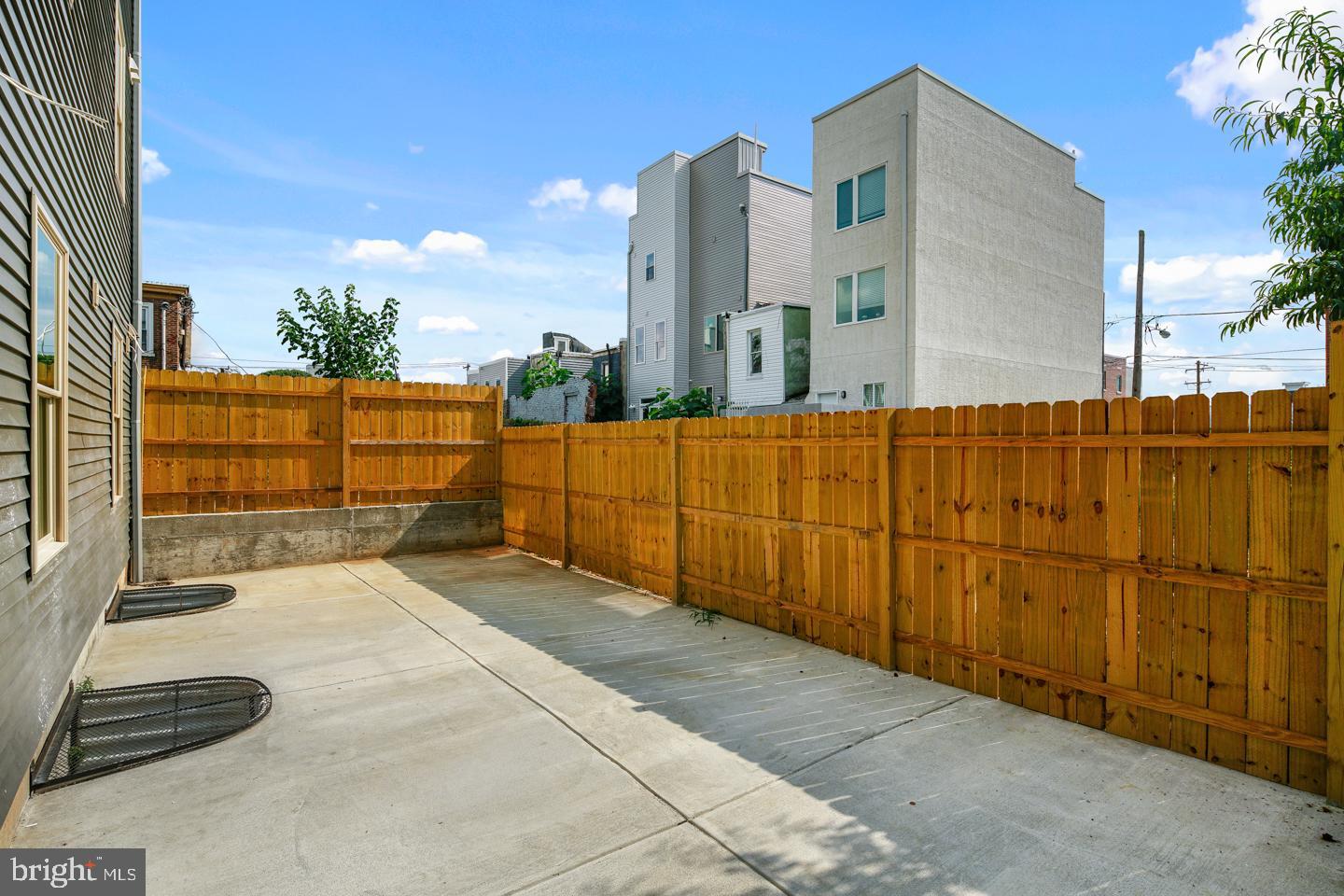 1917 E Letterly St #e Property Photo 12