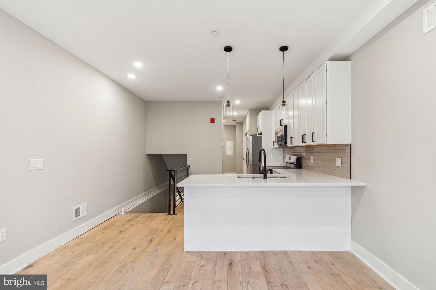 1808 E Hagert St #1 Property Photo 1