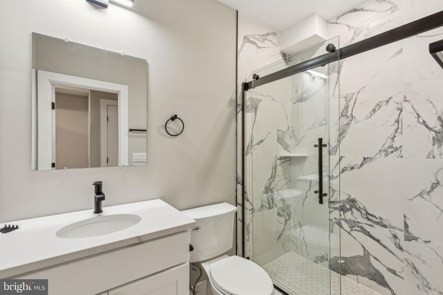 1808 E Hagert St #1 Property Photo 10