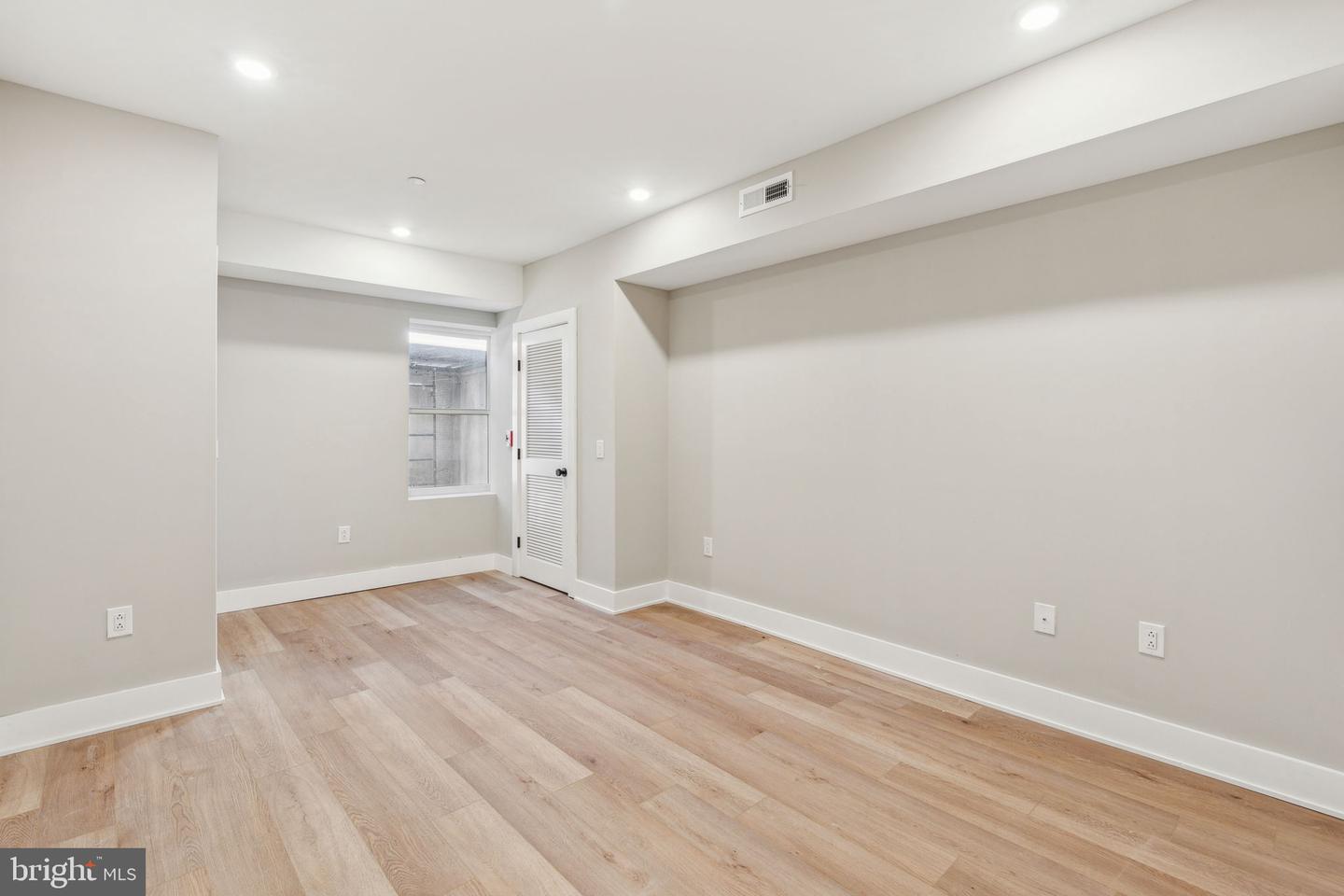 1808 E Hagert St #1 Property Photo 12