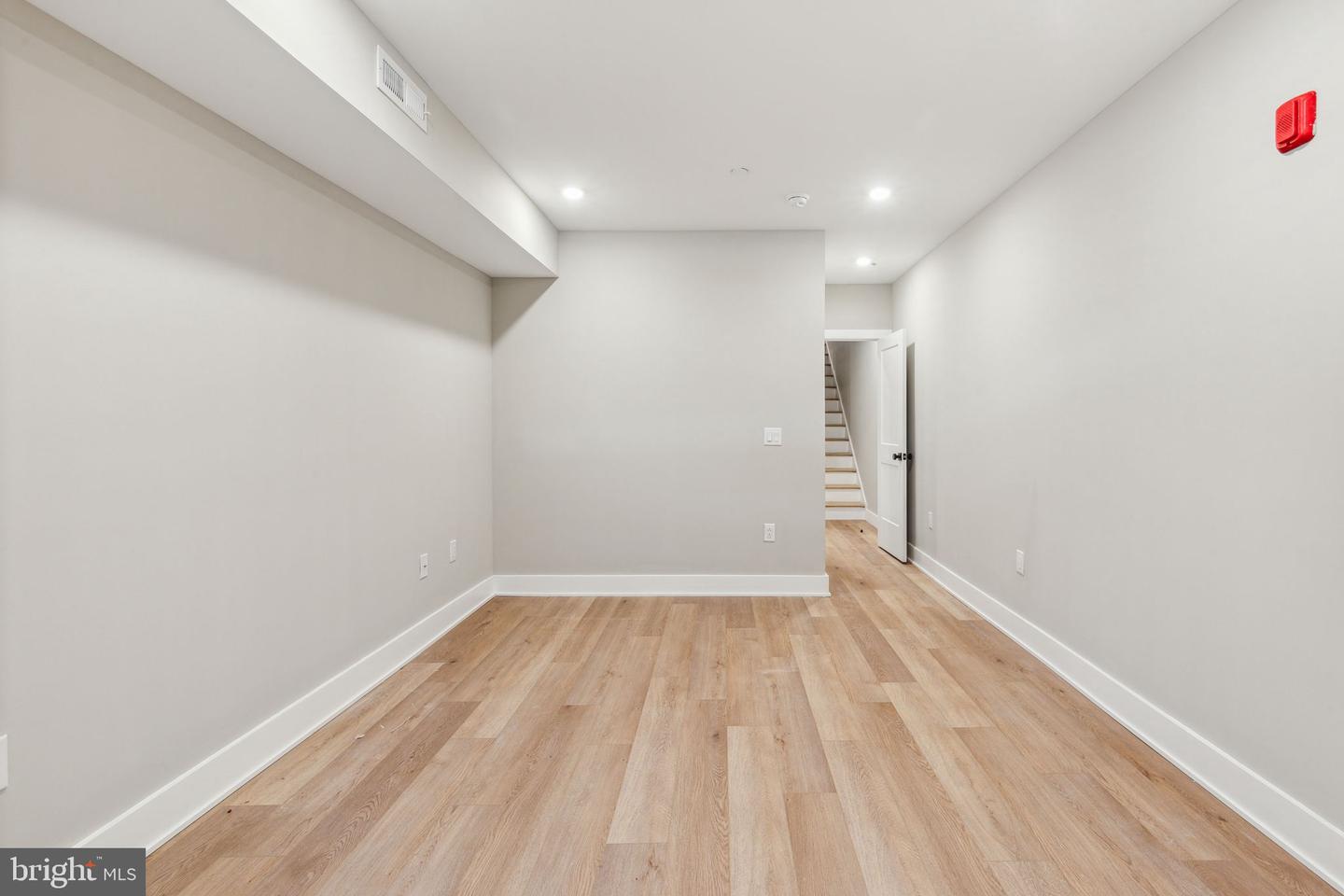 1808 E Hagert St #1 Property Photo 13