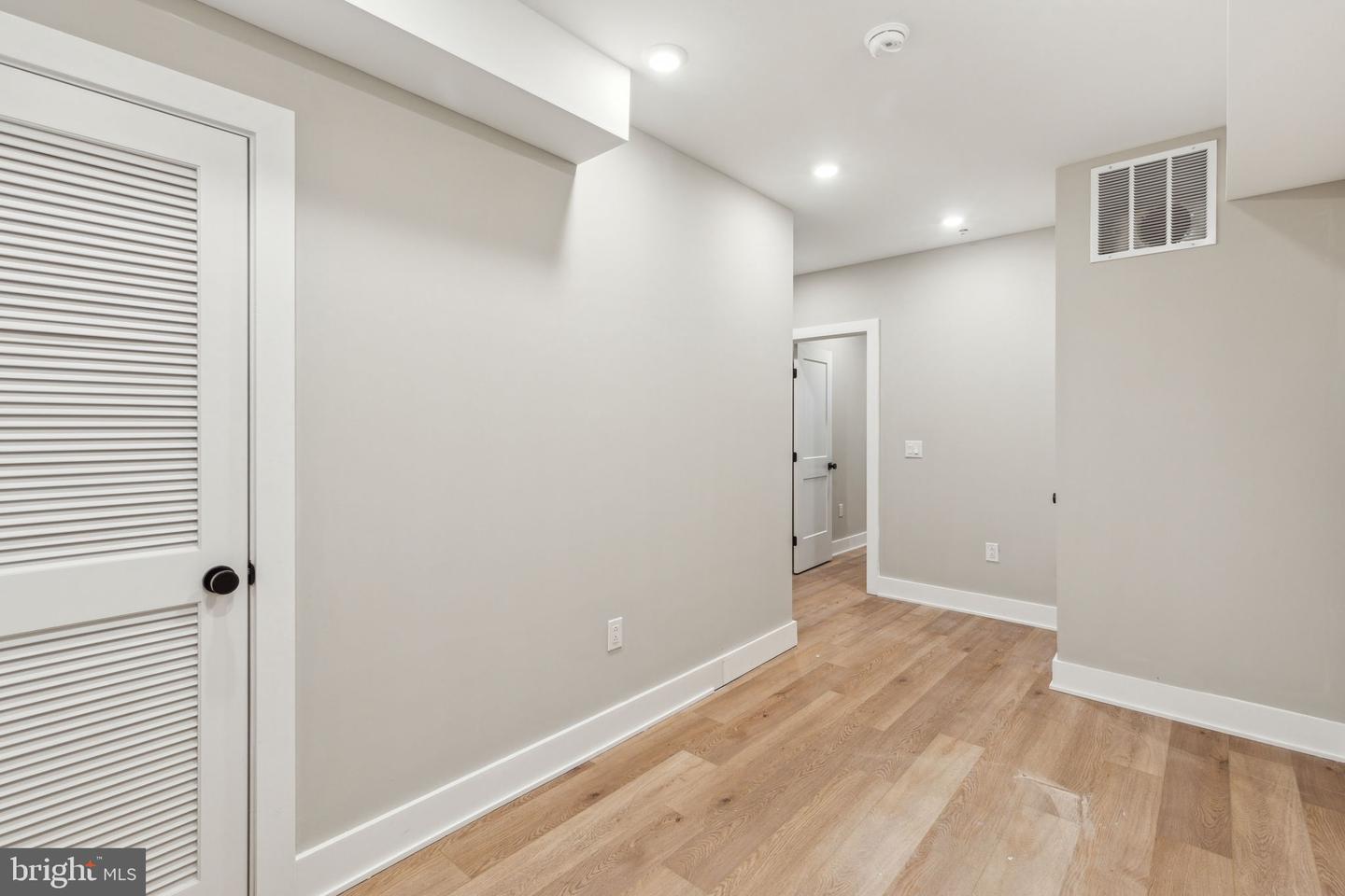 1808 E Hagert St #1 Property Photo 14