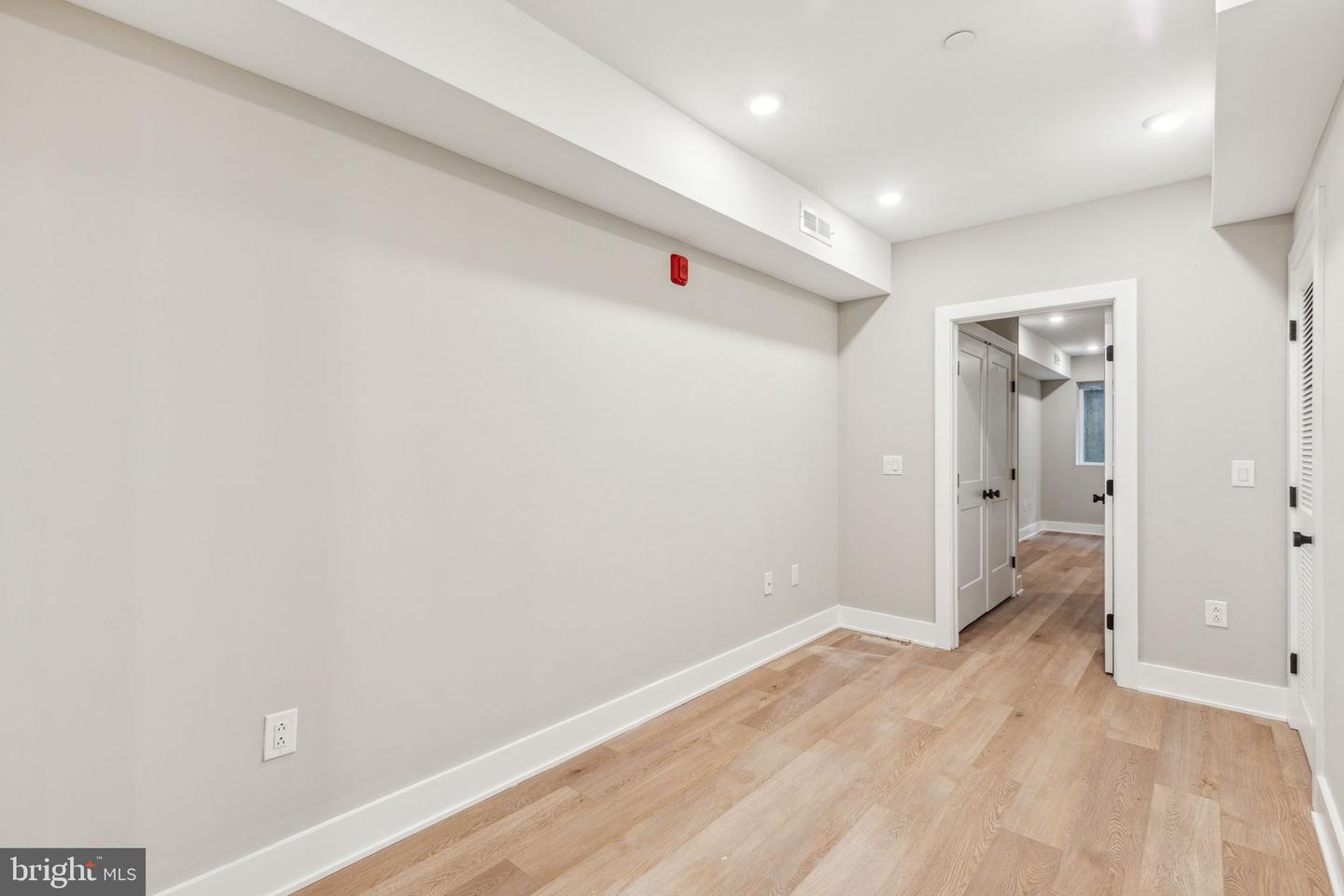 1808 E Hagert St #1 Property Photo 16