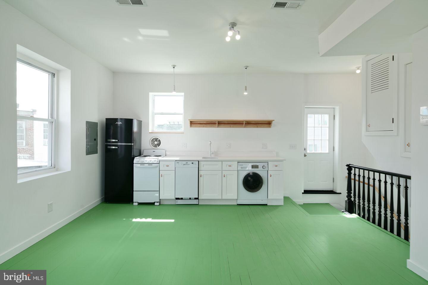 2329 Frankford Ave #d Property Photo 1