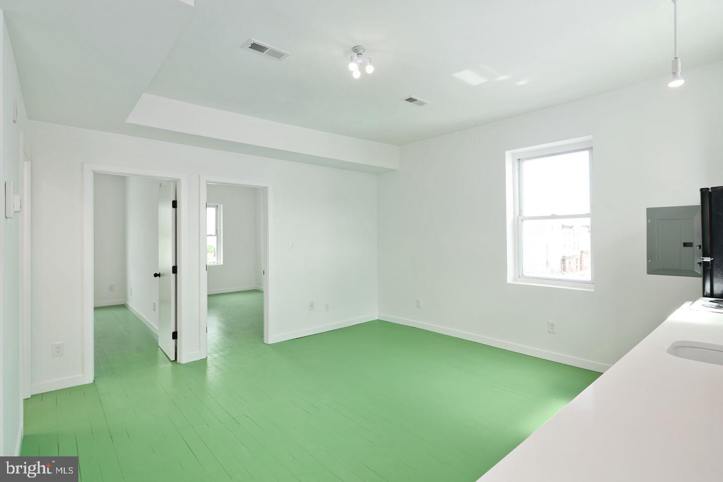 2329 Frankford Ave #d Property Photo 3