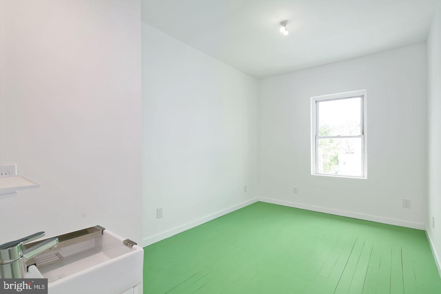 2329 Frankford Ave #d Property Photo 4