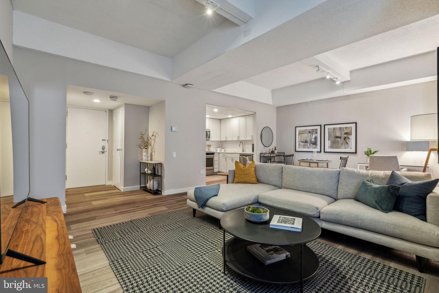 875 Sansom Street #1608 Property Photo 2