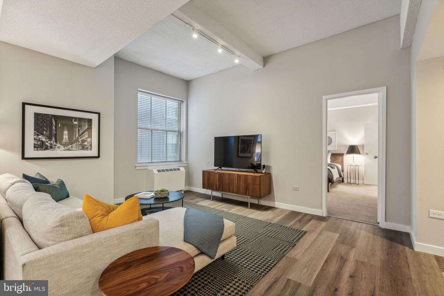 875 Sansom Street #1608 Property Photo 3