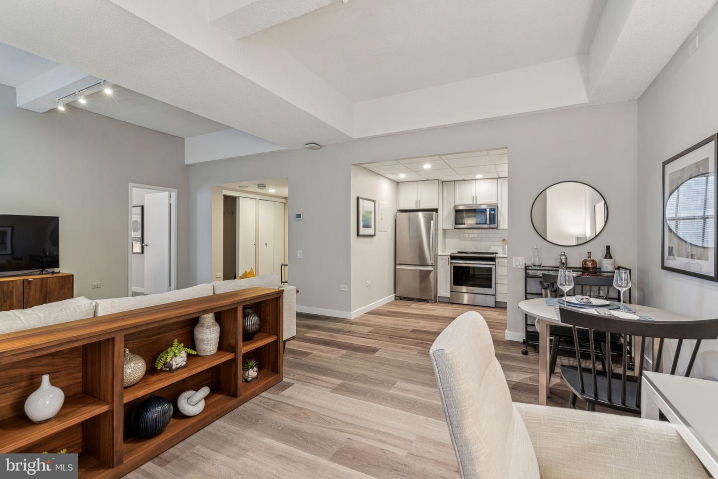 875 Sansom Street #1608 Property Photo 6