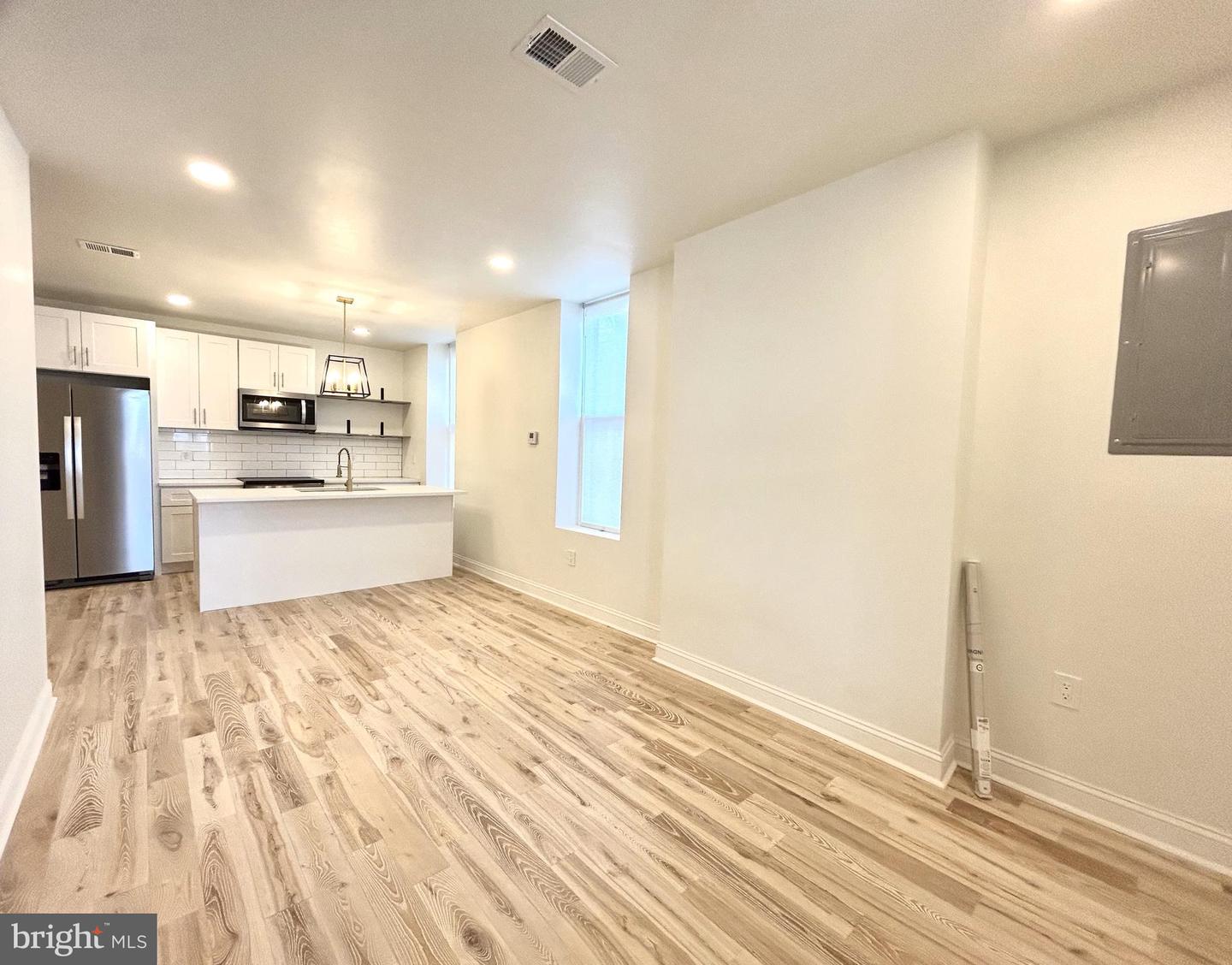 3510 Hamilton St #2w Property Photo 3