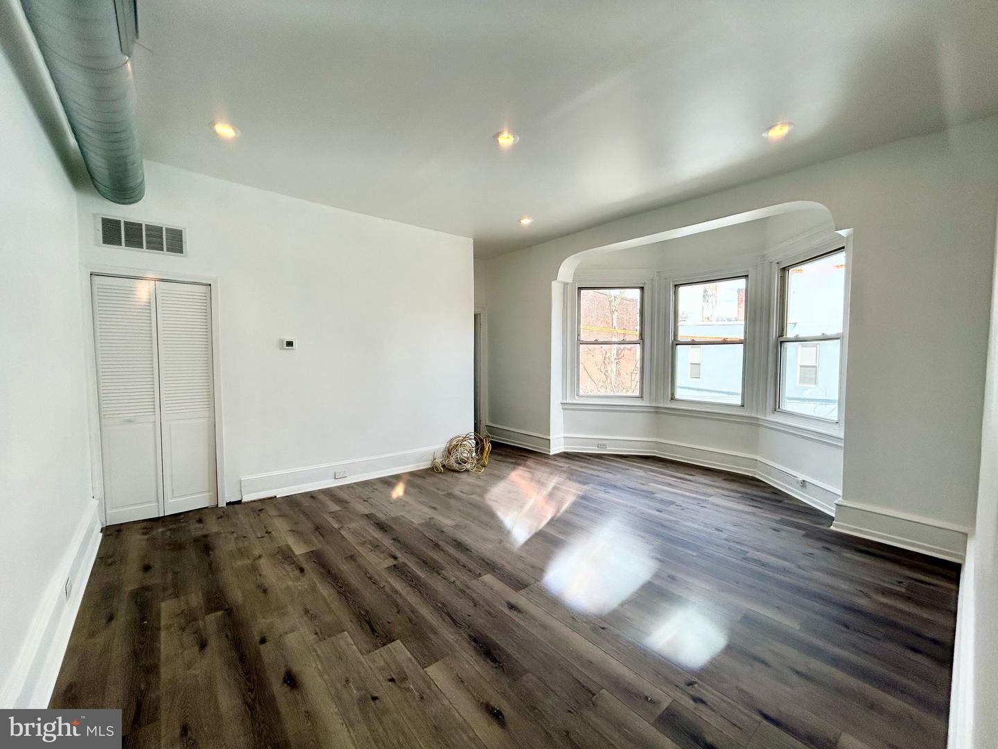 1801 W Erie Ave Property Photo 2
