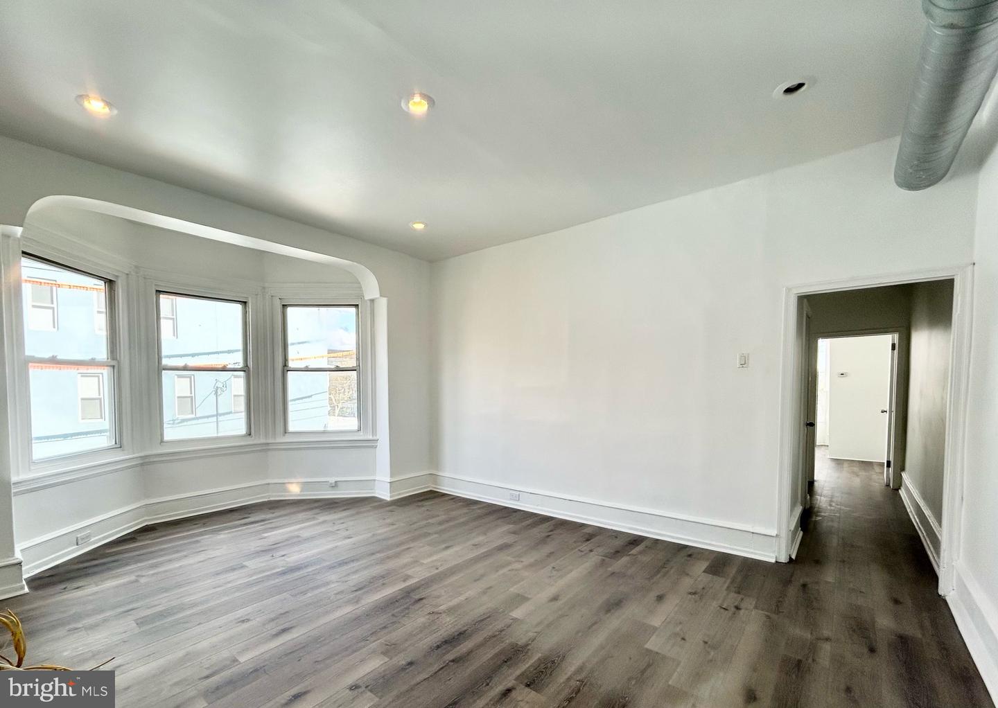 1801 W Erie Ave Property Photo 3
