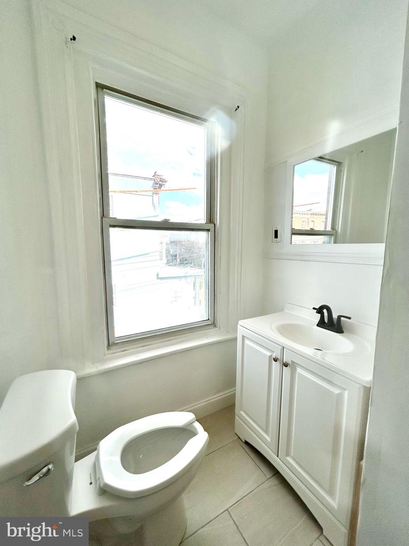1801 W Erie Ave Property Photo 8