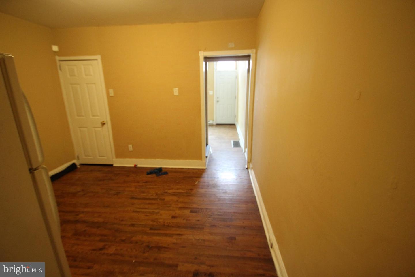 1754 W Pacific St Property Photo 6