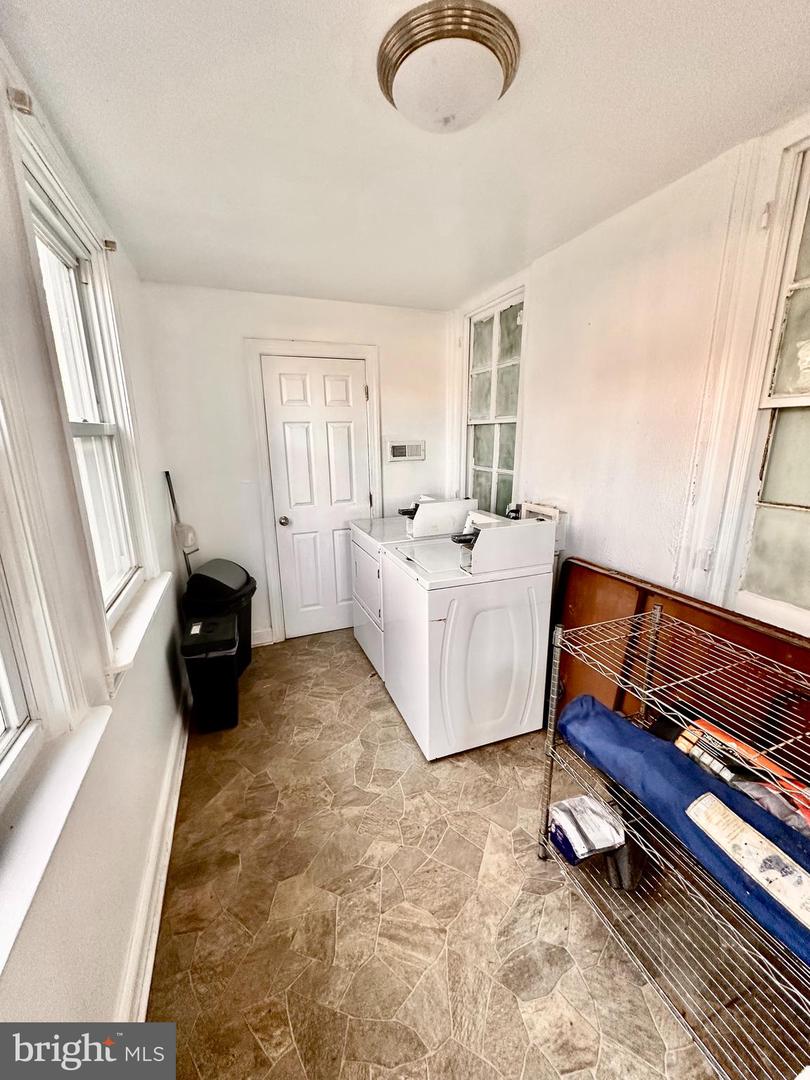 246 W Harvey St #3f Property Photo 8