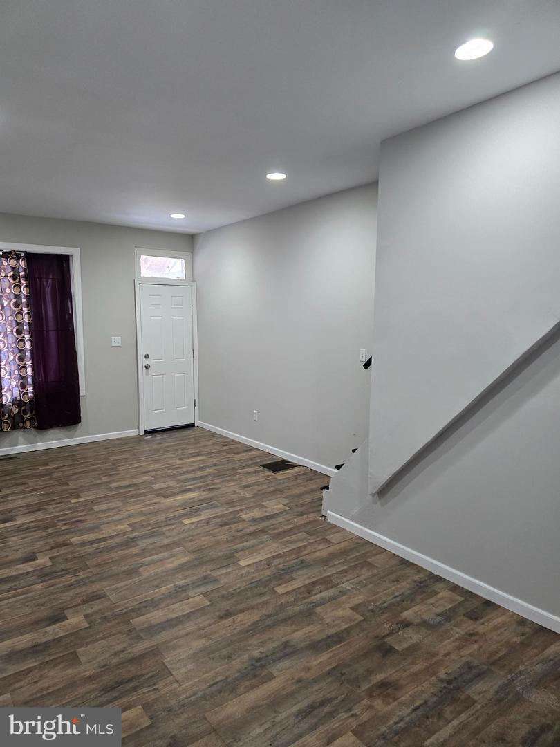 5608 Appletree St Property Photo 4