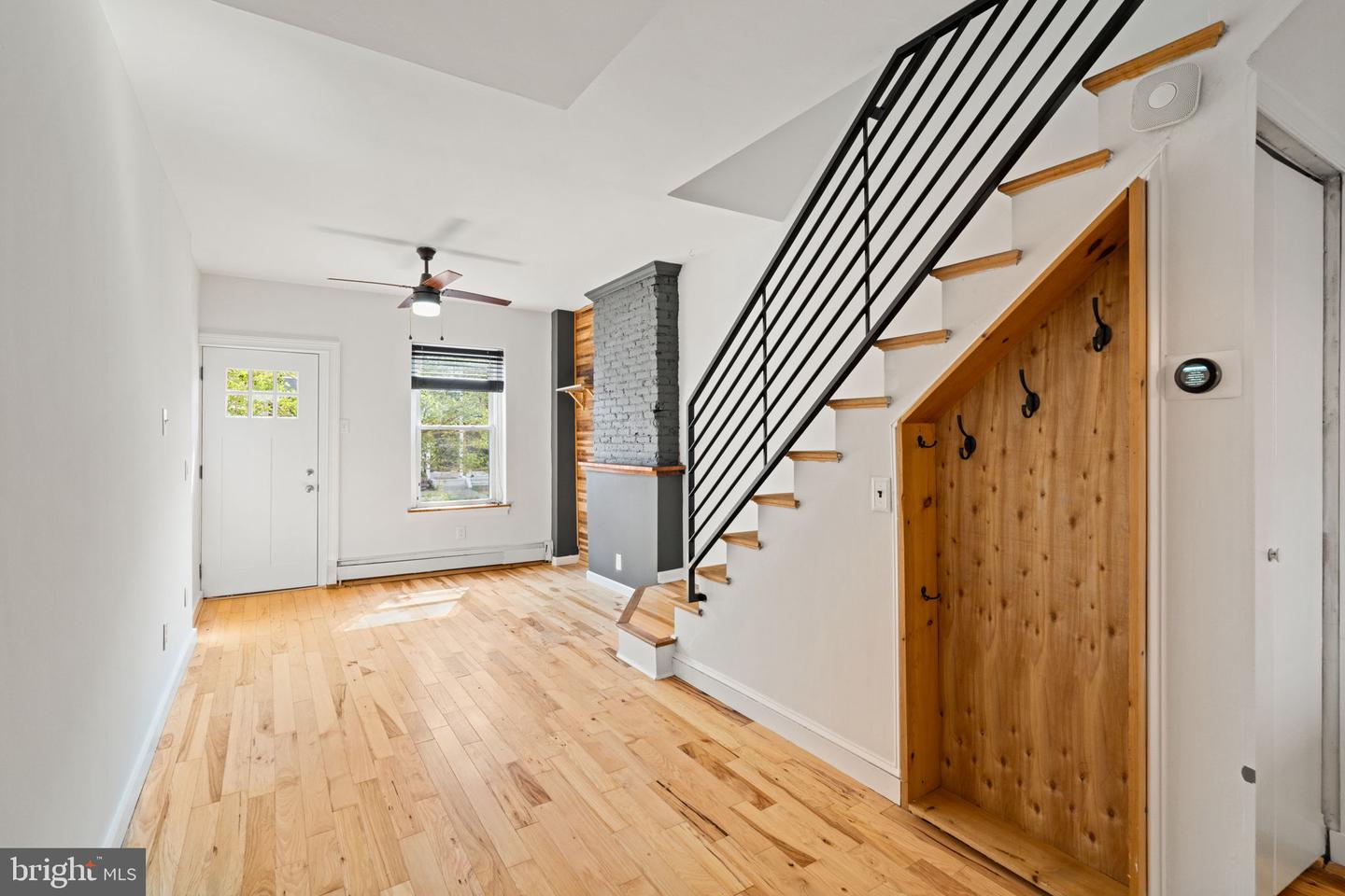 2215 E LETTERLY ST Property Photo 1
