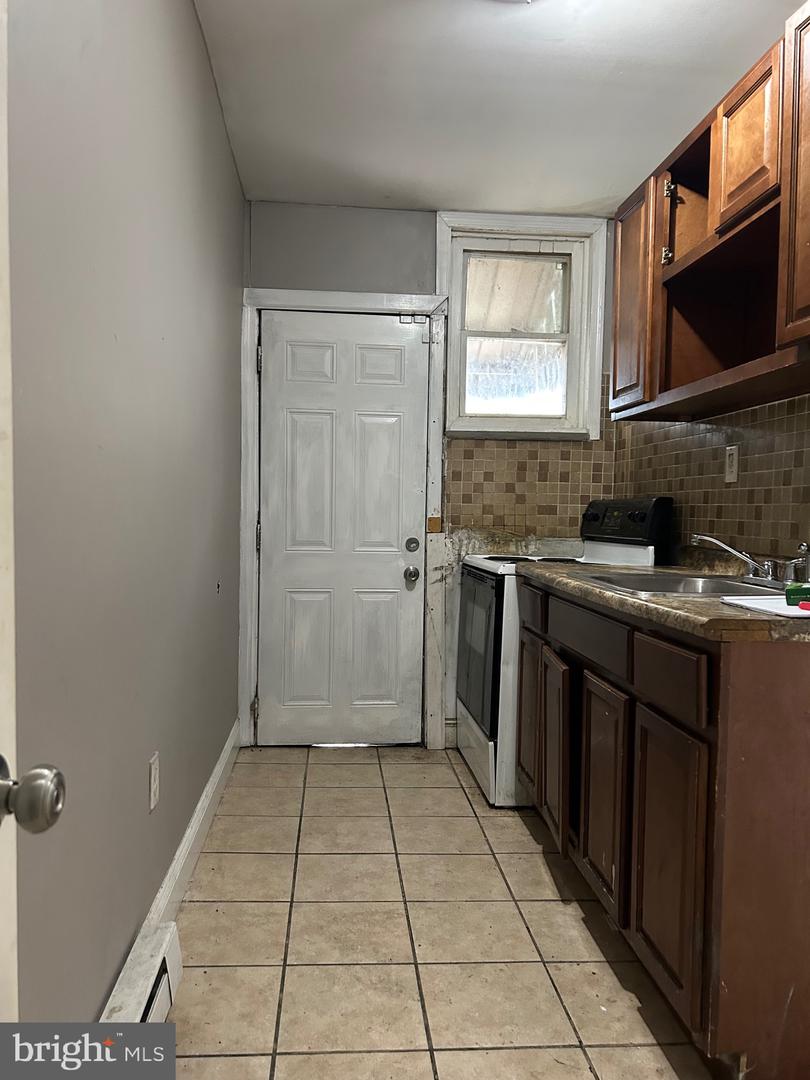2610 S Sylmar St Property Photo 9