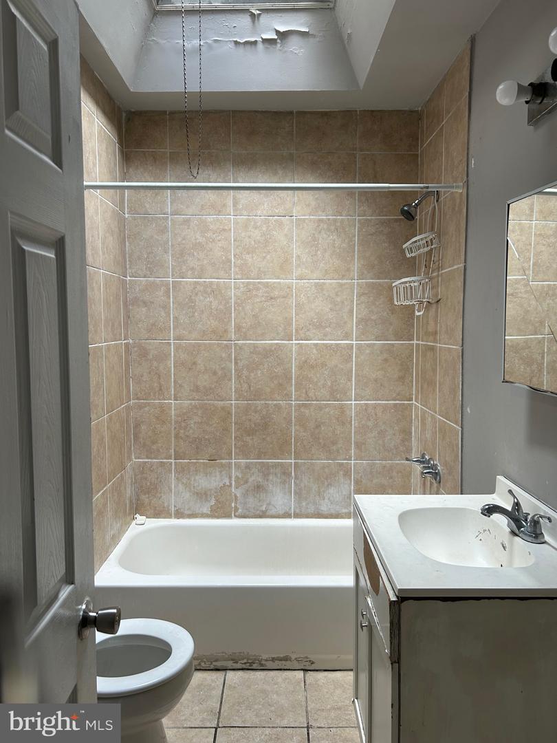 2610 S Sylmar St Property Photo 15