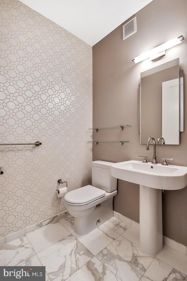 1414 S Penn Sq #20b Property Photo 38