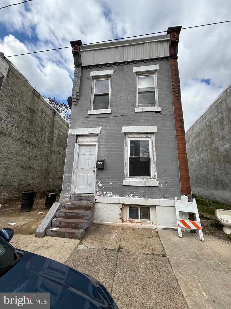 2720 N Hemberger St Property Photo 1