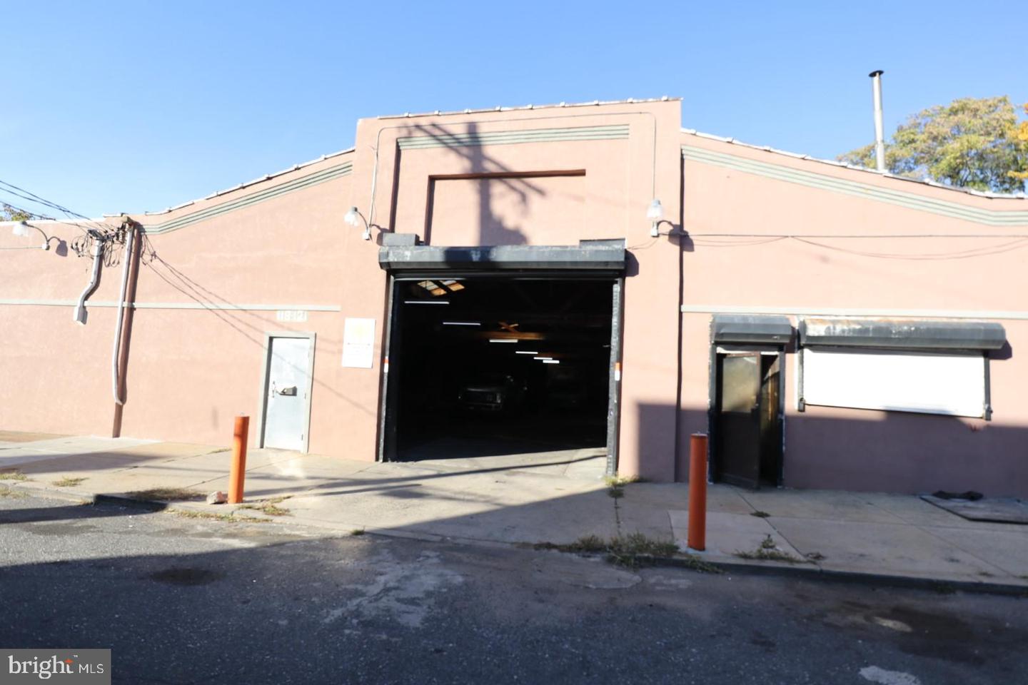 119-21 E LURAY ST Property Photo 1